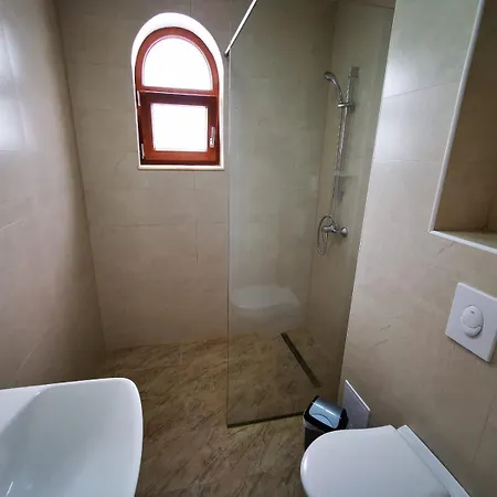 Vila Breezer منزل للإقامة *
