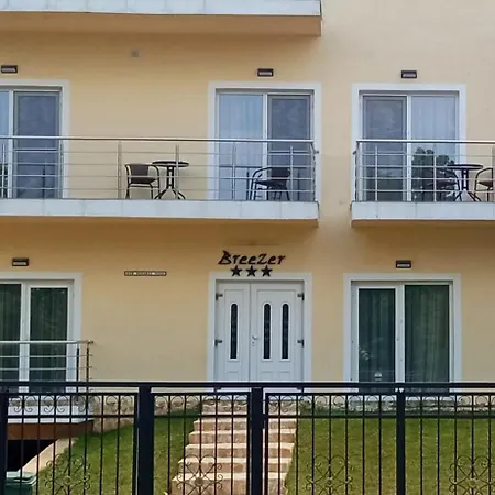 Vila Breezer إيفوري نورد