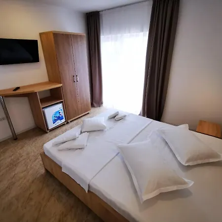 Vila Breezer 데포리노드
